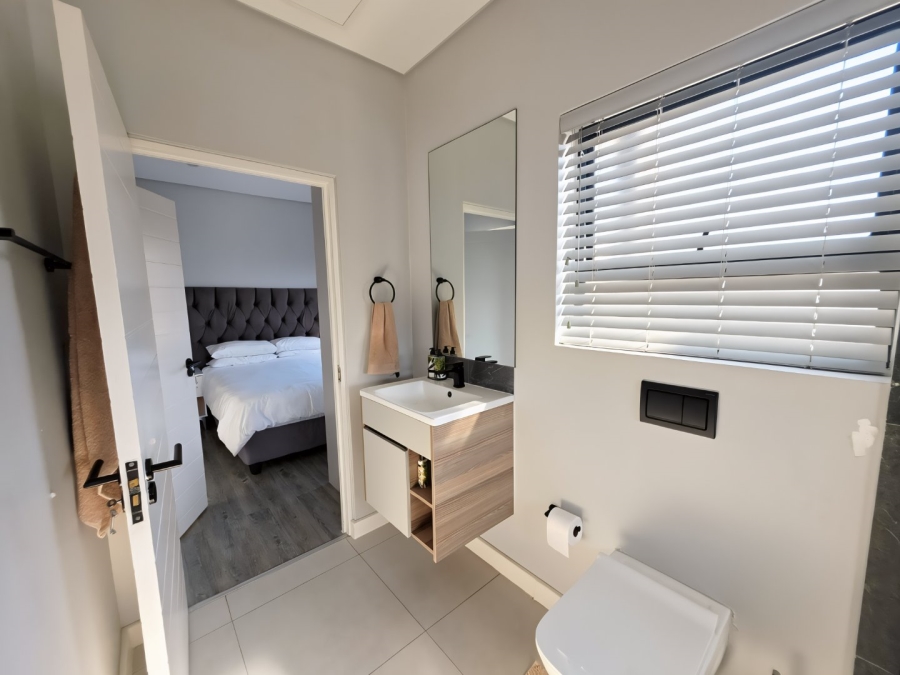 To Let 4 Bedroom Property for Rent in Sandown Western Cape